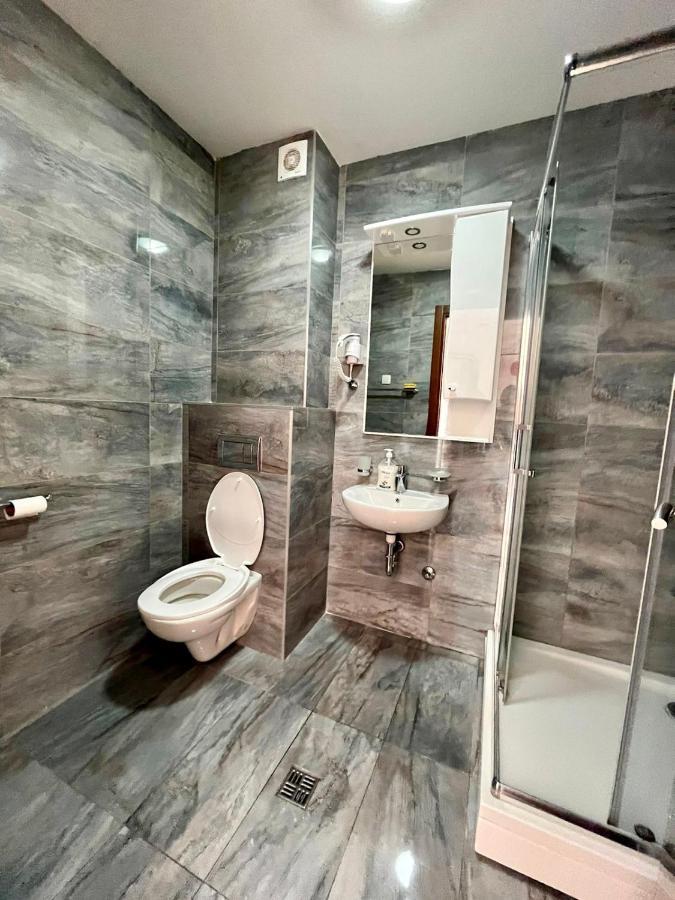 Z Apartment Podgorica Bagian luar foto