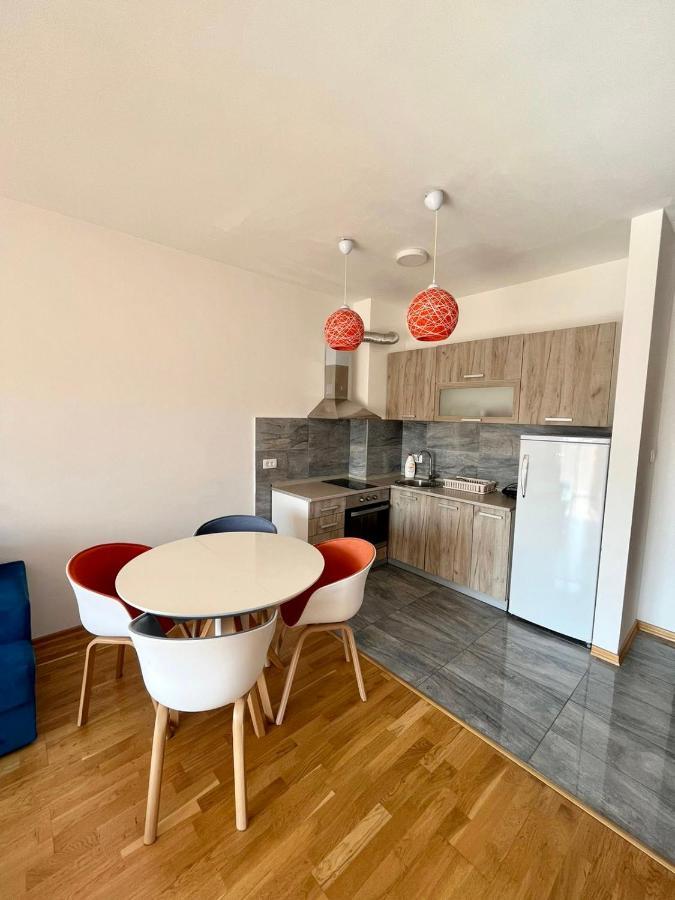 Z Apartment Podgorica Bagian luar foto